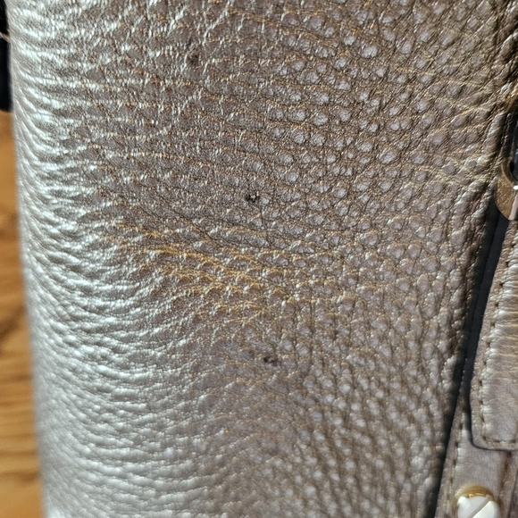 Leather Micheal Kors Gold Handbag with Matching Wallet - Picture 6 of 8